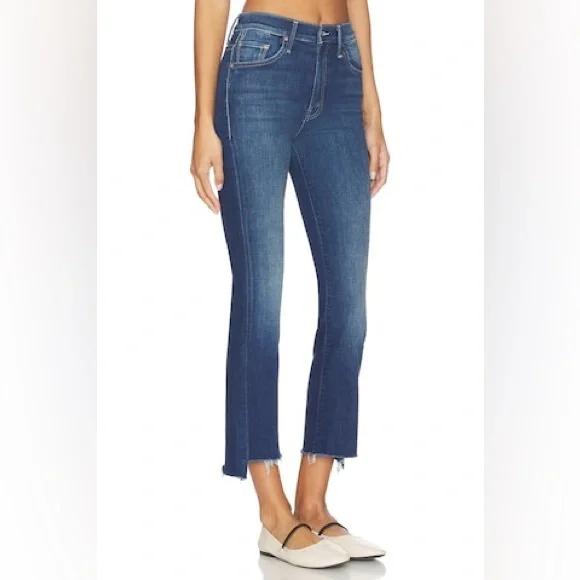 MOTHER The Insider Crop Hem Jeans in Trouble Maker - Picture 2 of 16